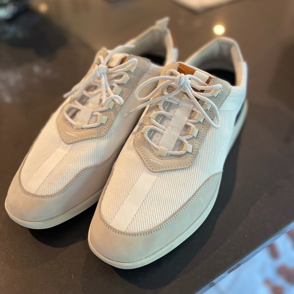 Wolf & shepherd crossover victory trainers size 11.5